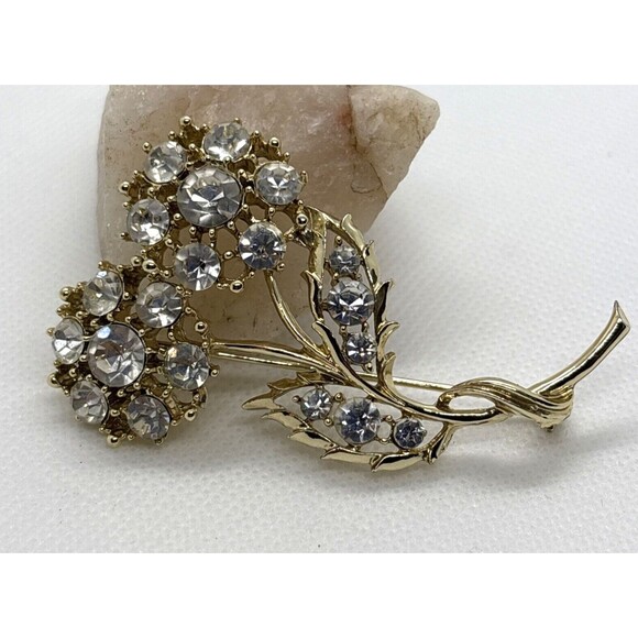 Vintage Flower Floral Gold Tone Clear Rhinestone Pin Brooch‎ Nature 70s Style - Picture 1 of 7